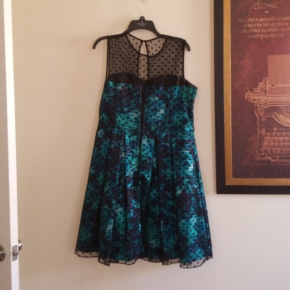 Chetta B Sheer Lace Ombre Dress - Picture 4 of 4